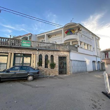 Guest House Nuhii Улцин Екстериор снимка