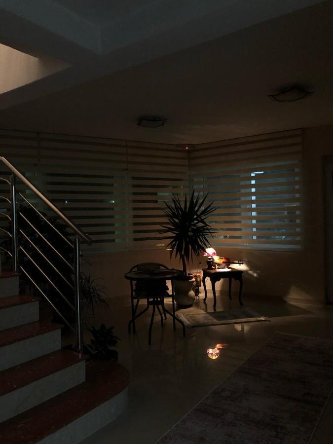 Guest House Nuhii Улцин Екстериор снимка