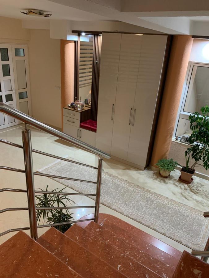Guest House Nuhii Улцин Екстериор снимка