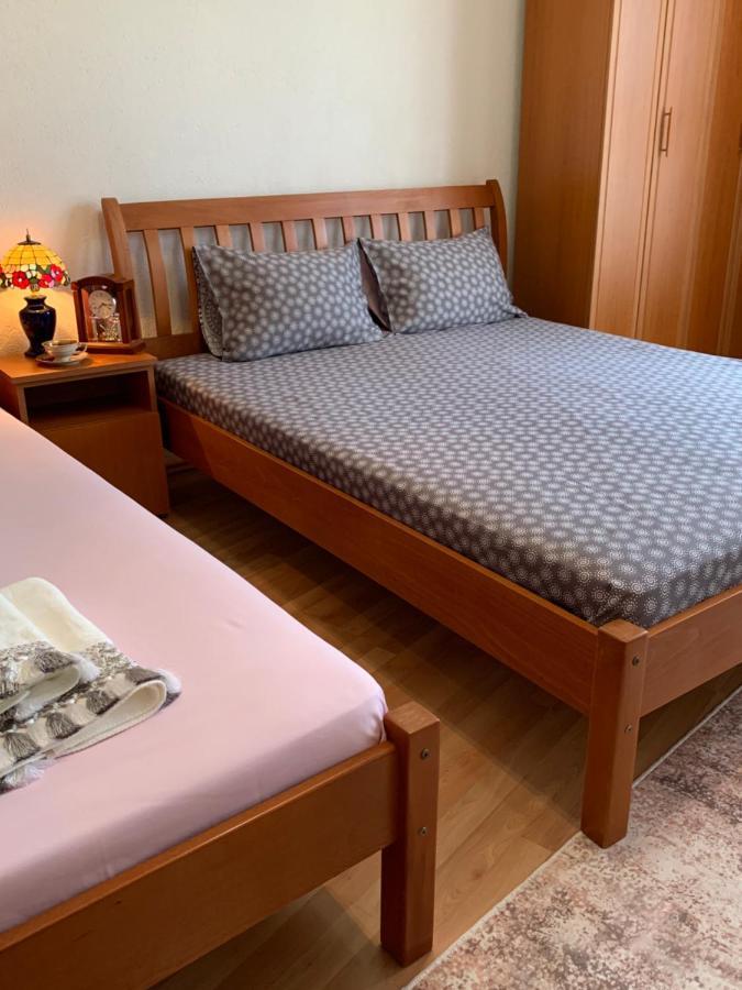 Guest House Nuhii Улцин Екстериор снимка
