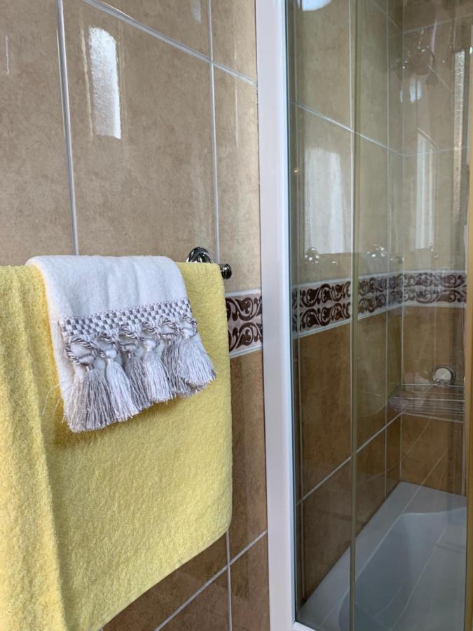 Guest House Nuhii Улцин Екстериор снимка