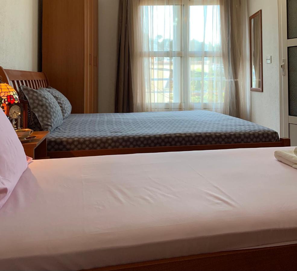 Guest House Nuhii Улцин Екстериор снимка