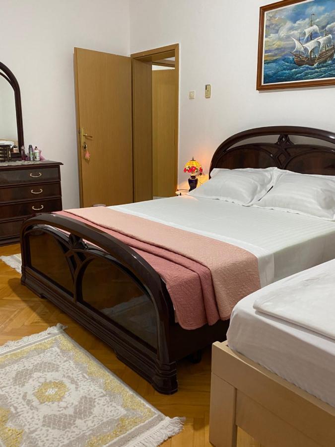 Guest House Nuhii Улцин Екстериор снимка